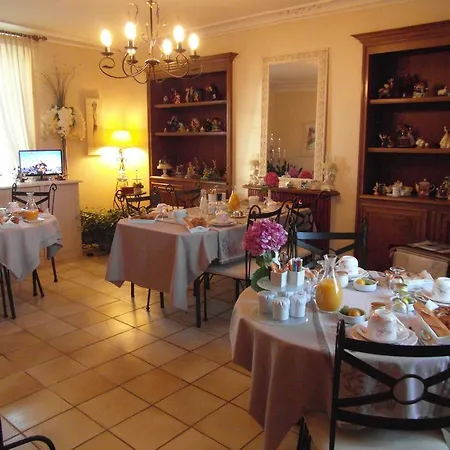 Frühstückspension La Clef Dort 3*